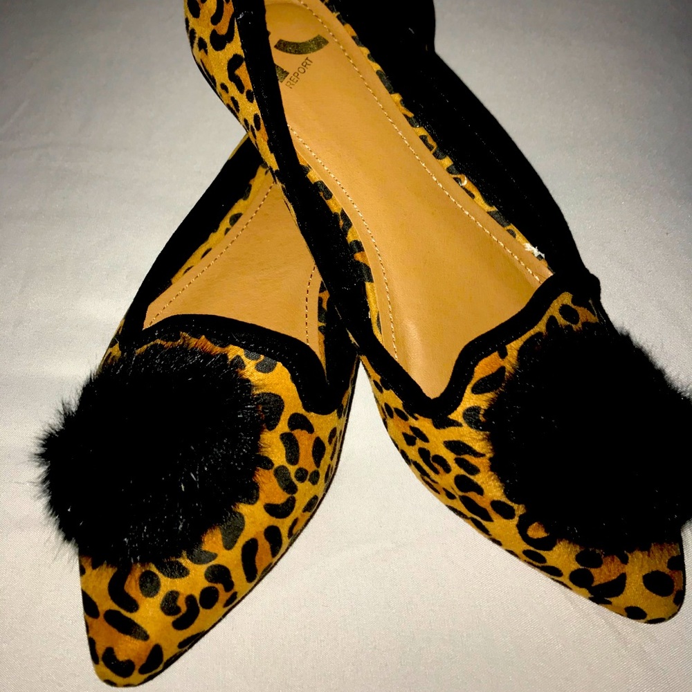 REPORT Jitterbug Leopard pompom pointed toe flats